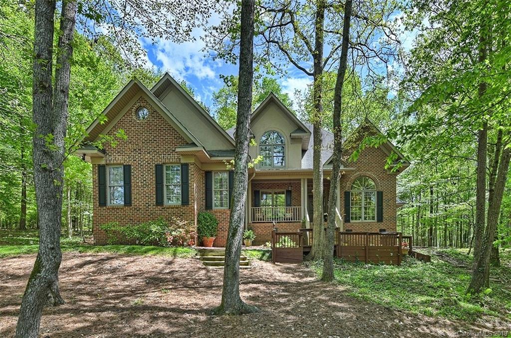 8215 Knollwood Court W Charlotte NC 28213