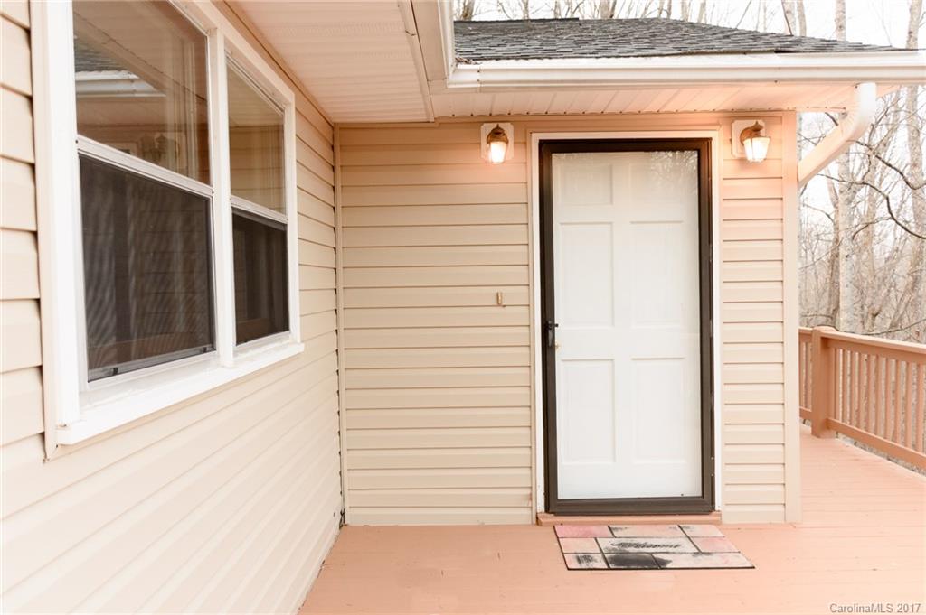 180 Ravenwood Lane Horse Shoe NC 28742