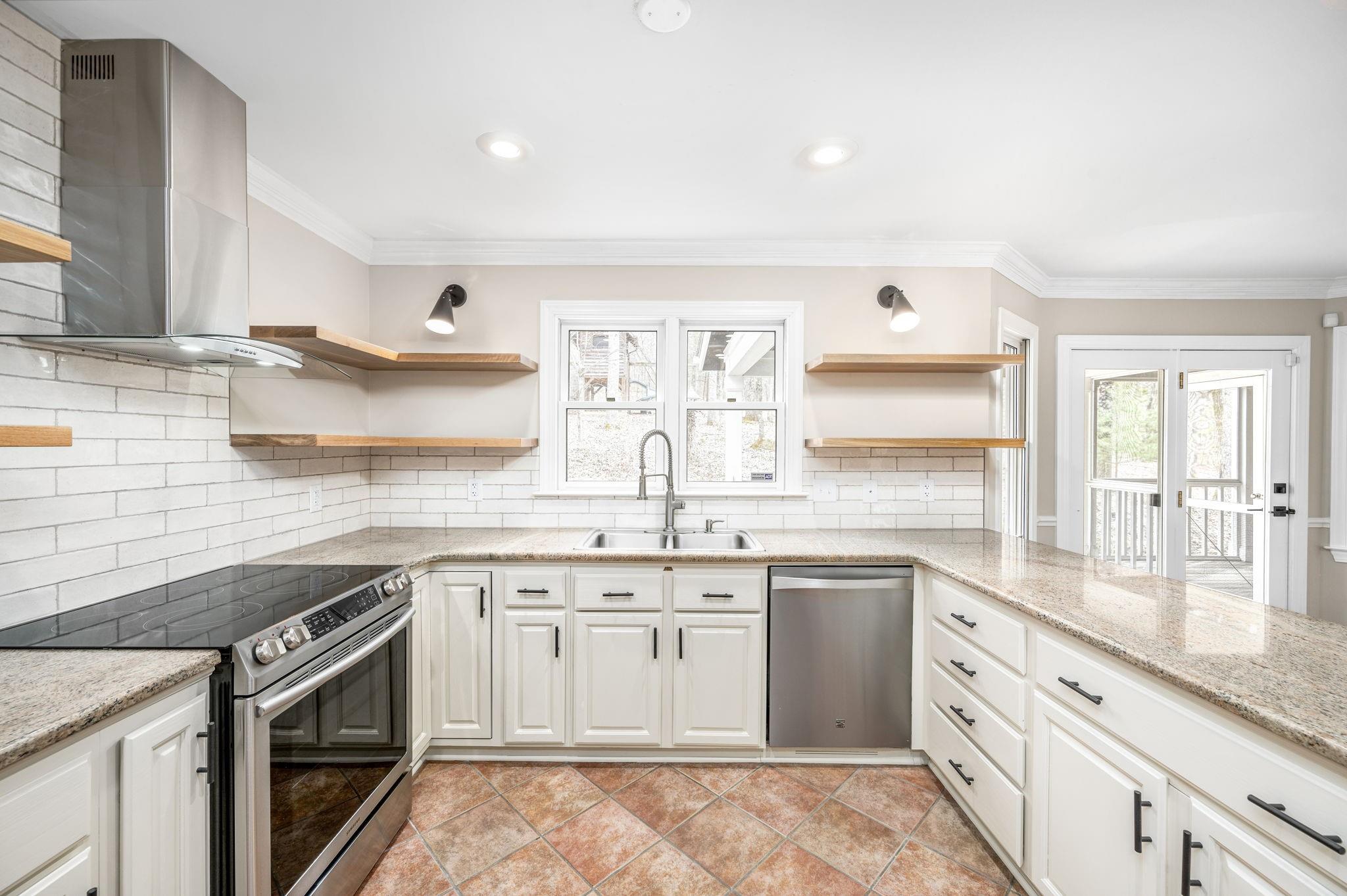 64 Mallonee Drive Candler NC 28715