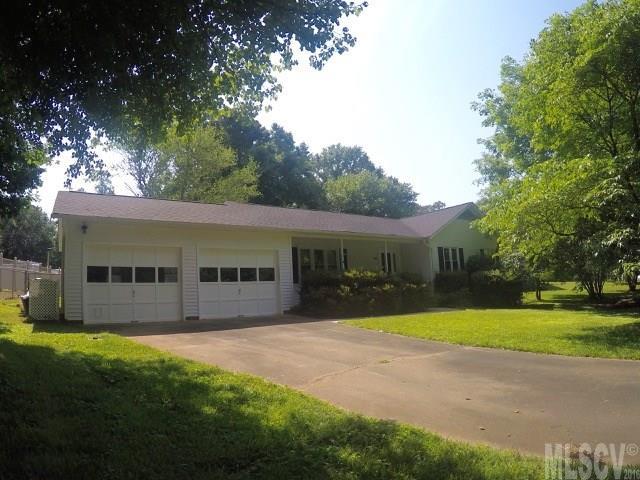 1884 Woodridge Circle Hickory NC 28602