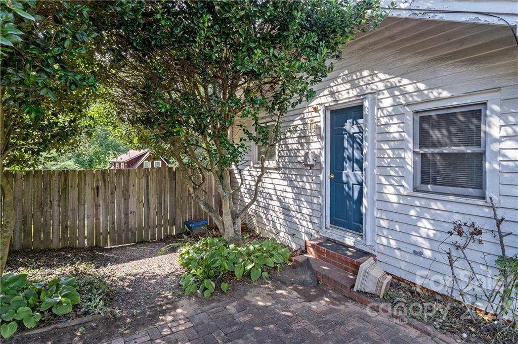 104 Woodward Avenue Asheville NC 28804