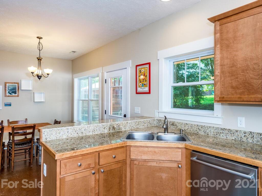 16 Rich Street Asheville NC 28806