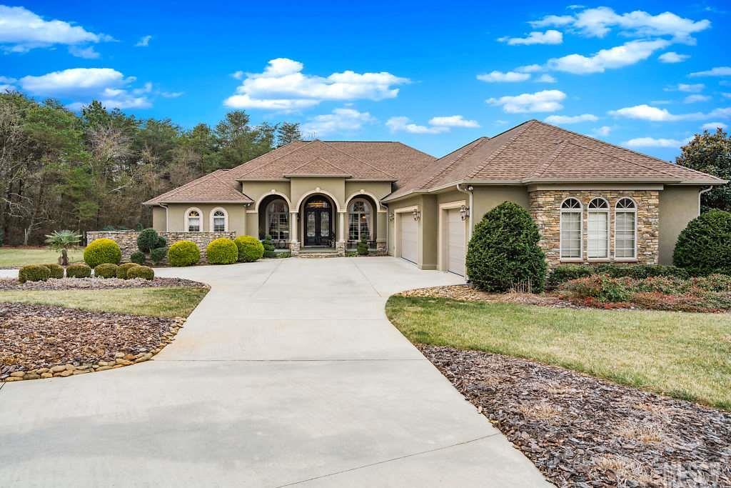 1075 Catawba Greens Drive Newton NC 28658