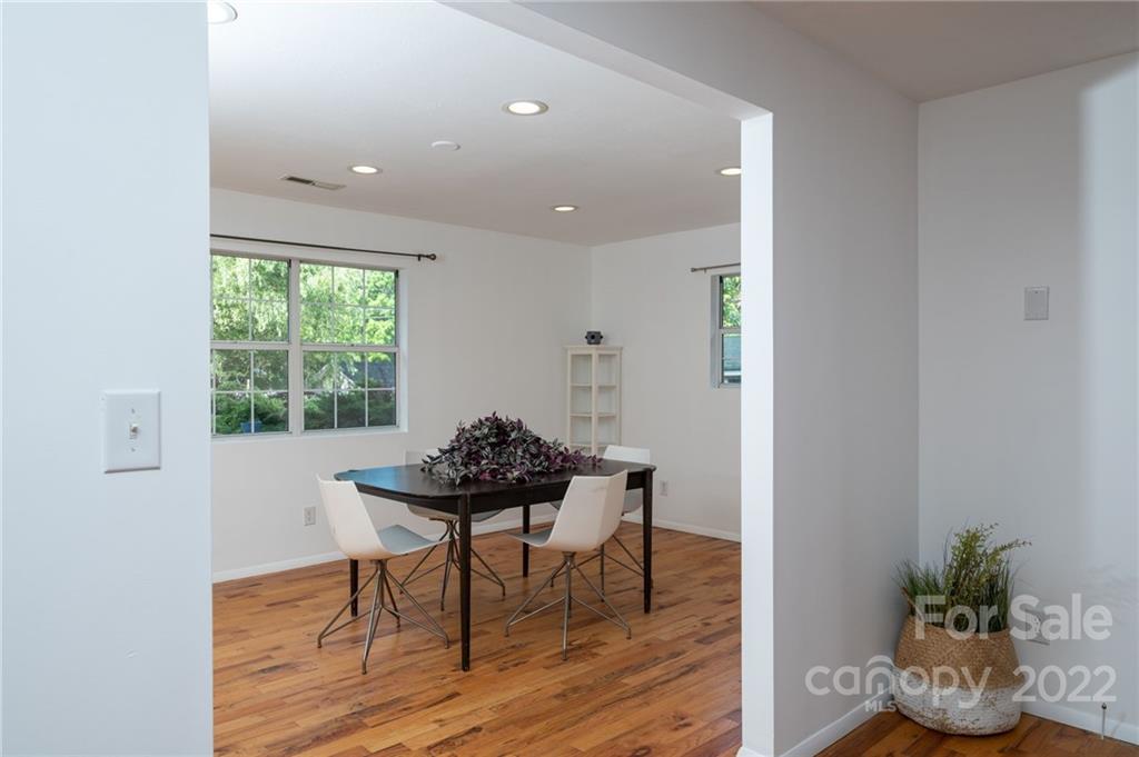 12 Lincoln Avenue W Asheville NC 28801
