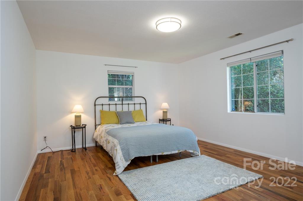 12 Lincoln Avenue W Asheville NC 28801