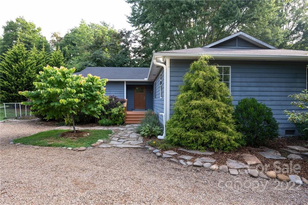 12 Lincoln Avenue W Asheville NC 28801