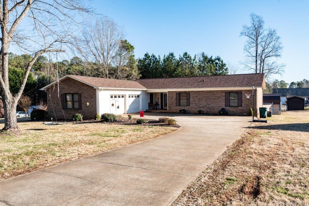 2089 Stonehenge Street Newton NC 28658
