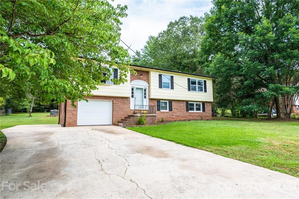 1030 26th Street NE Hickory NC 28601