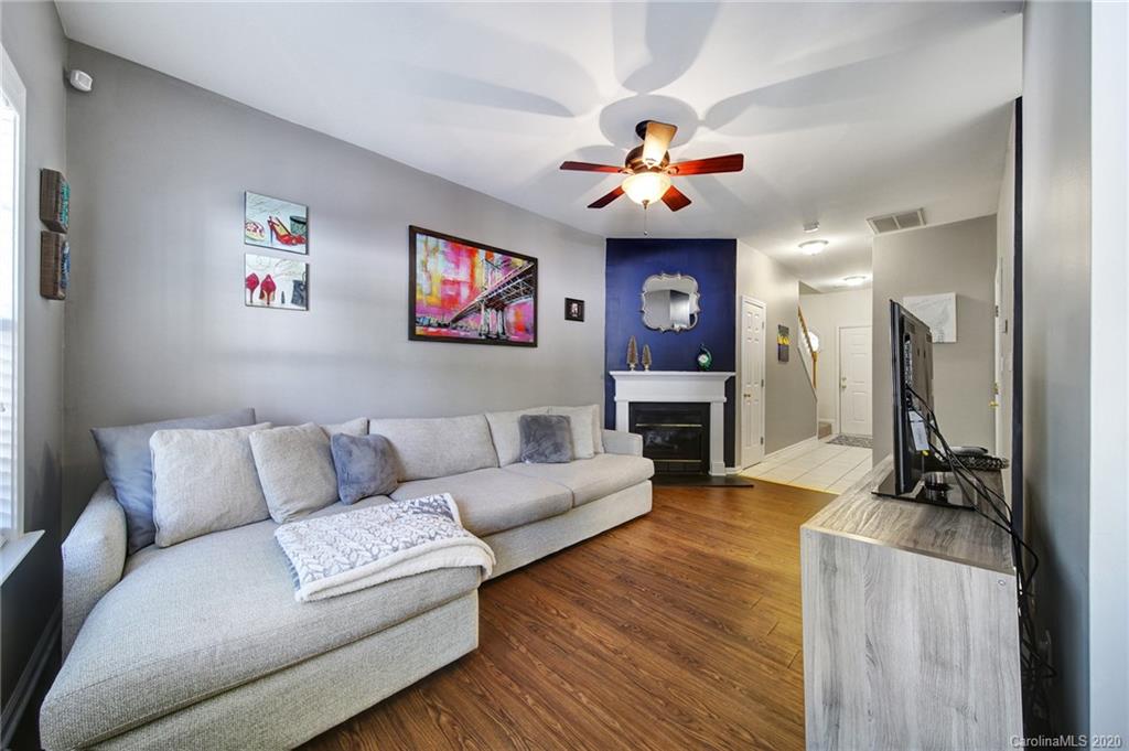 2103 Lennoxshire Square Court Charlotte NC 28210