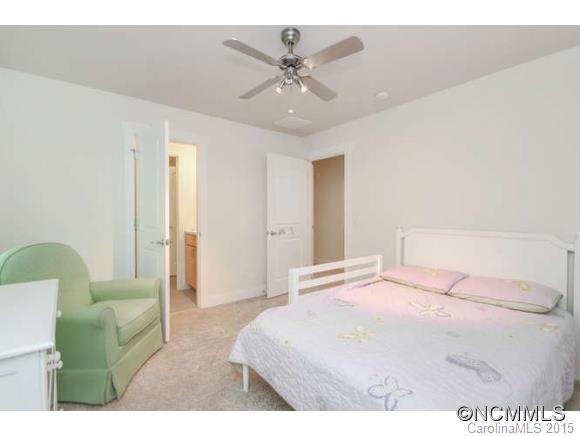 83 Oak Hollow Drive Asheville NC 28805
