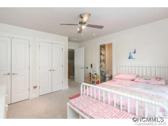 83 Oak Hollow Drive Asheville NC 28805