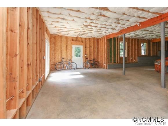 83 Oak Hollow Drive Asheville NC 28805