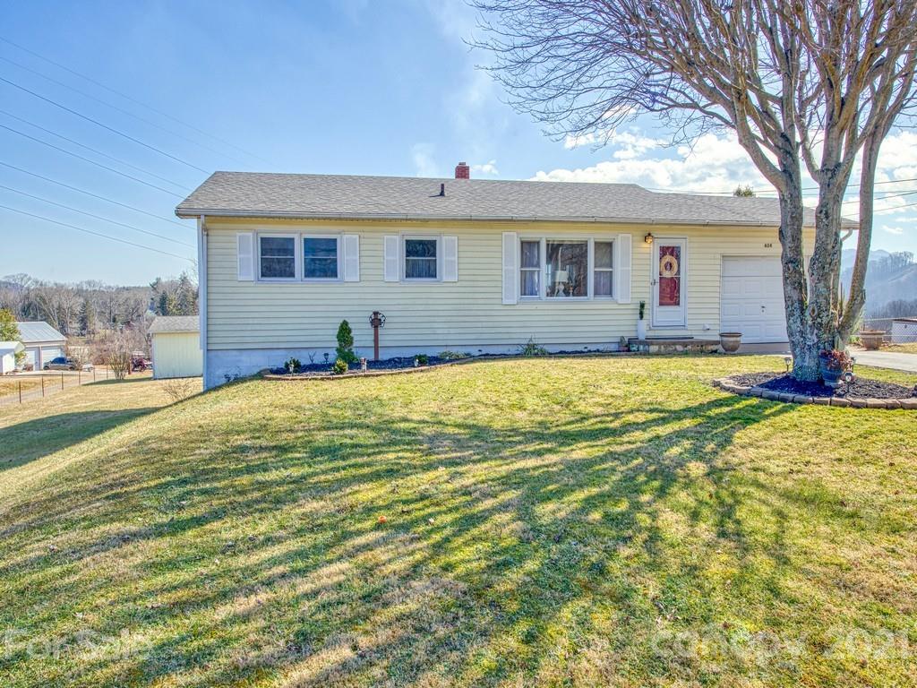 424 Phillipsville Loop Canton NC 28716