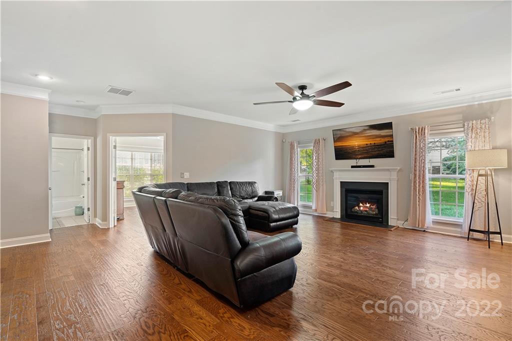 9005 Gailes Drive Charlotte NC 28278