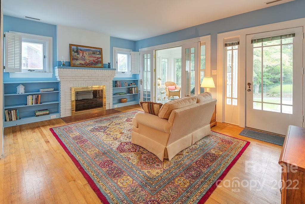 25 Mount Vernon Circle Asheville NC 28804