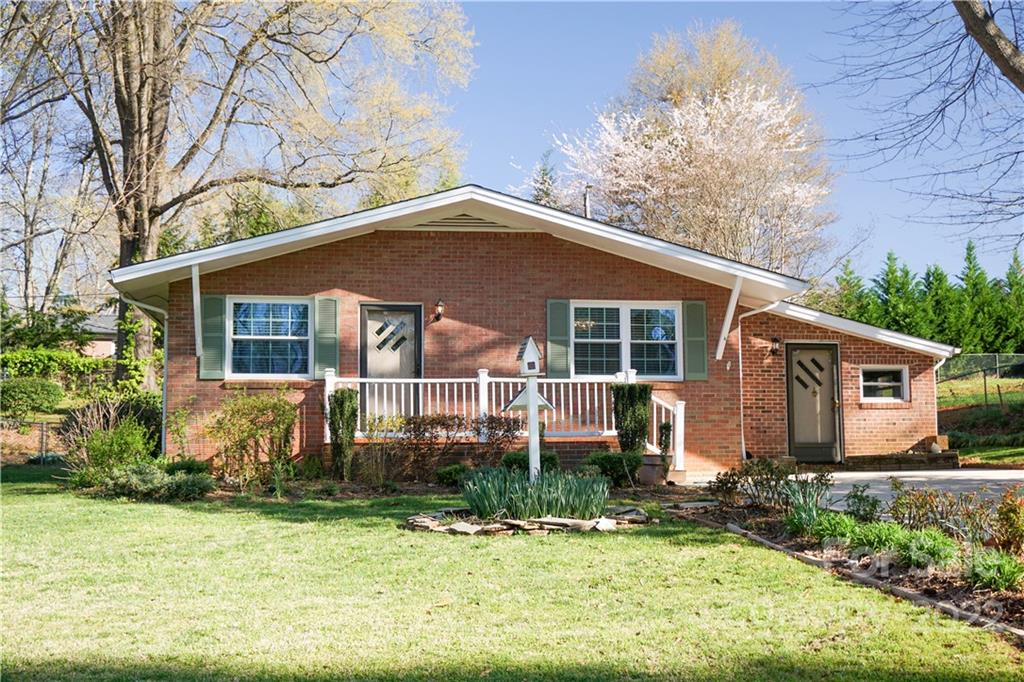 120 27th Avenue Drive NW Hickory NC 28601