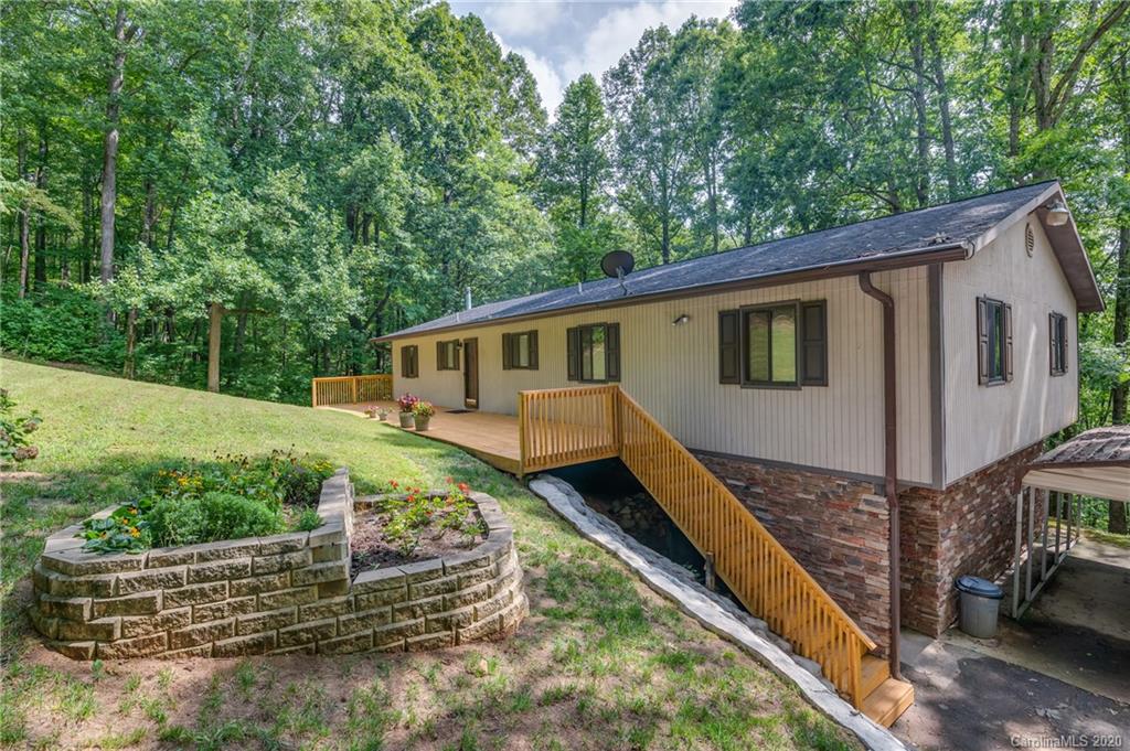130 Gosnell Drive Saluda NC 28773