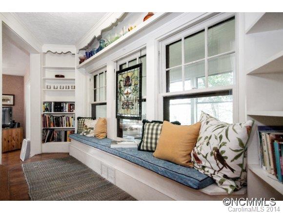 22 Howland Road Asheville NC 28804