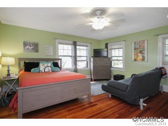 22 Howland Road Asheville NC 28804