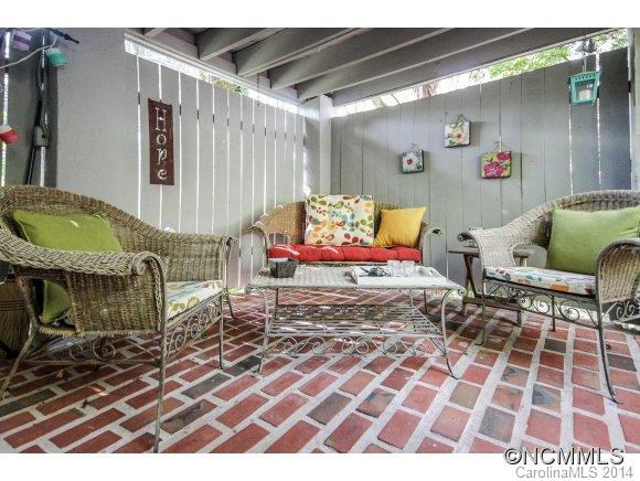 22 Howland Road Asheville NC 28804