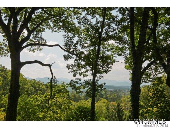 22 Howland Road Asheville NC 28804