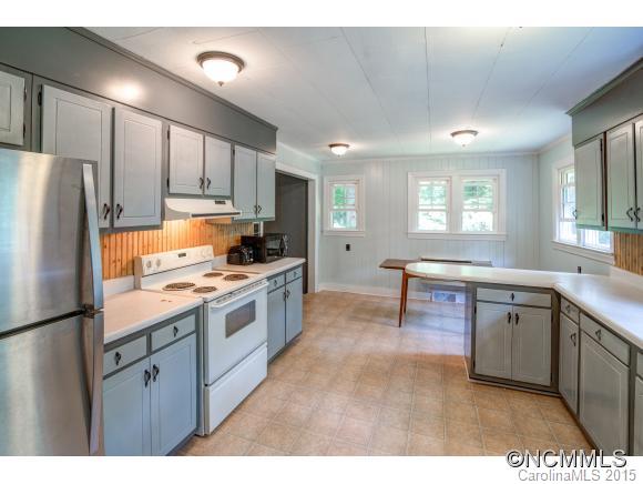 106 Park Ridge Avenue Swannanoa NC 28778