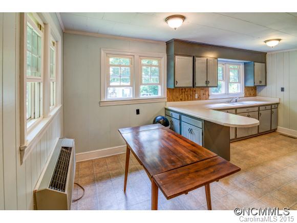 106 Park Ridge Avenue Swannanoa NC 28778