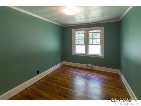 106 Park Ridge Avenue Swannanoa NC 28778