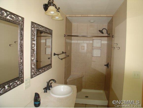 821 Charlie Brown Road Burnsville NC 28714