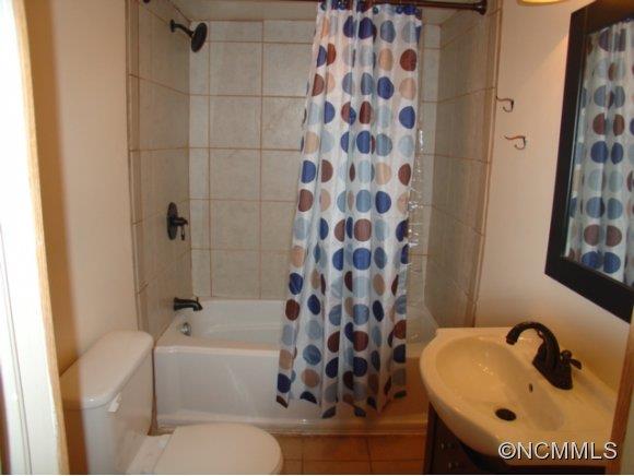 821 Charlie Brown Road Burnsville NC 28714