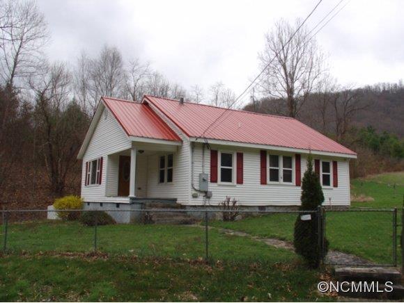 821 Charlie Brown Road Burnsville NC 28714