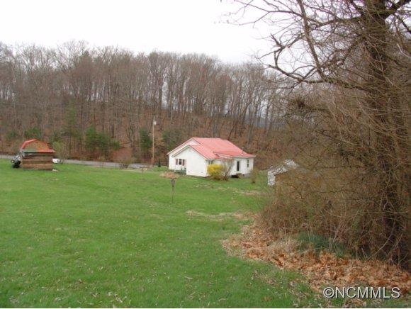 821 Charlie Brown Road Burnsville NC 28714
