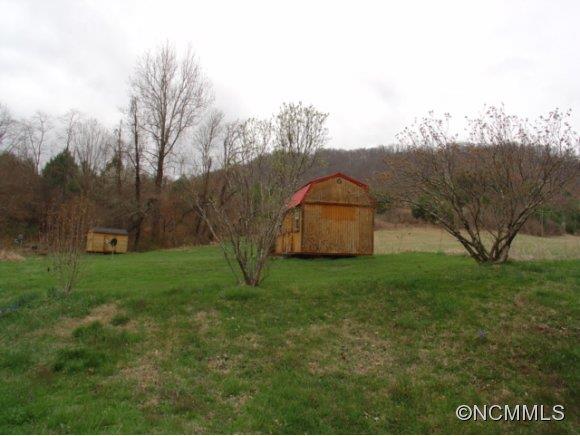 821 Charlie Brown Road Burnsville NC 28714