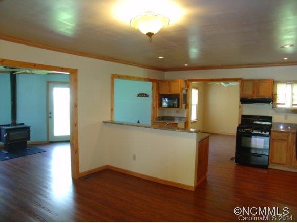 821 Charlie Brown Road Burnsville NC 28714