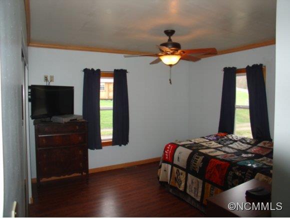 821 Charlie Brown Road Burnsville NC 28714