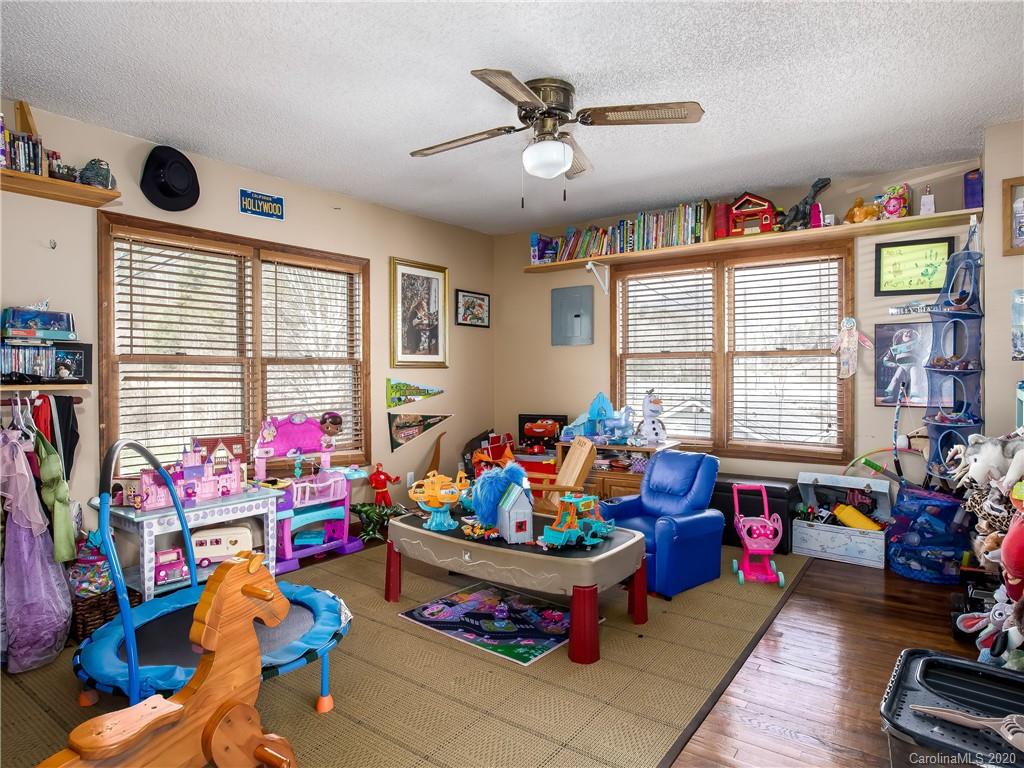 52 Bald Creek School Road Burnsville NC 28714
