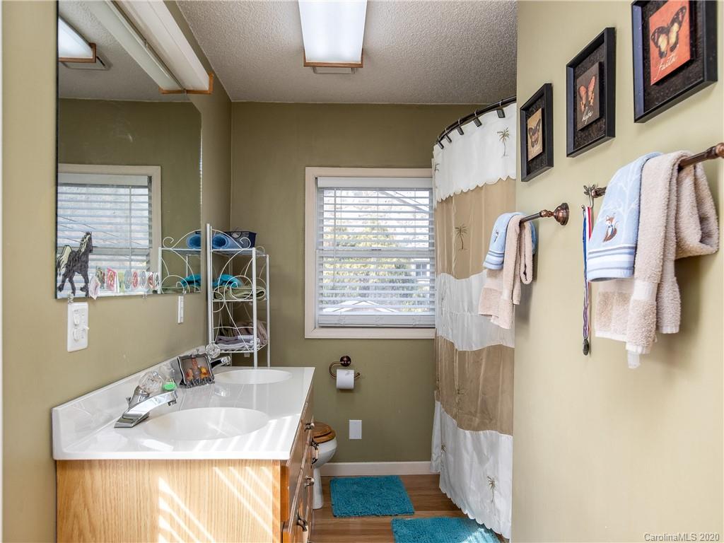 52 Bald Creek School Road Burnsville NC 28714