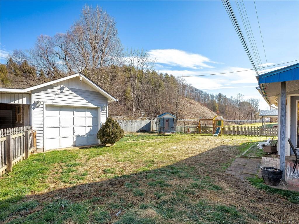 52 Bald Creek School Road Burnsville NC 28714