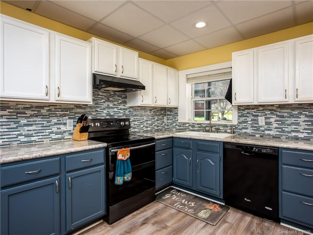 52 Bald Creek School Road Burnsville NC 28714