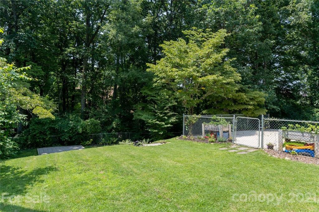 10 Brookshire Street Extension Asheville NC 28803