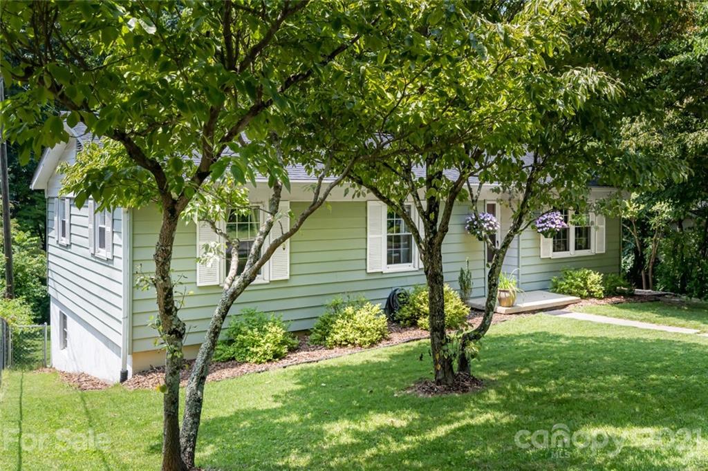 10 Brookshire Street Extension Asheville NC 28803