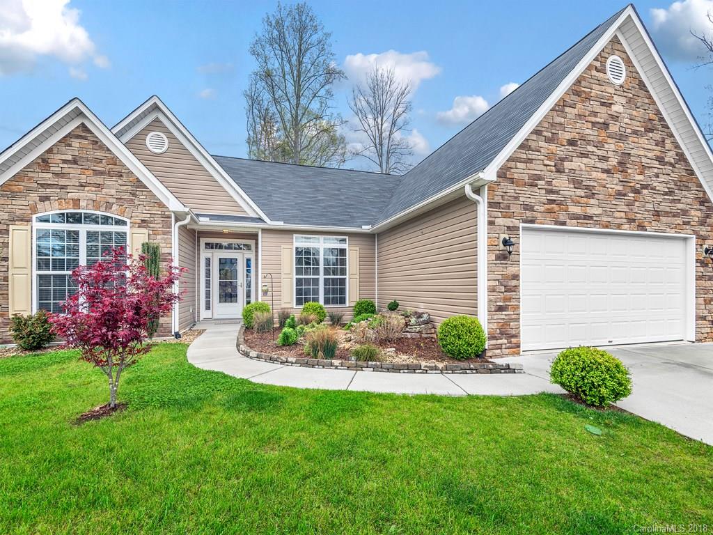 28 Woodthorn Road Weaverville NC 28787