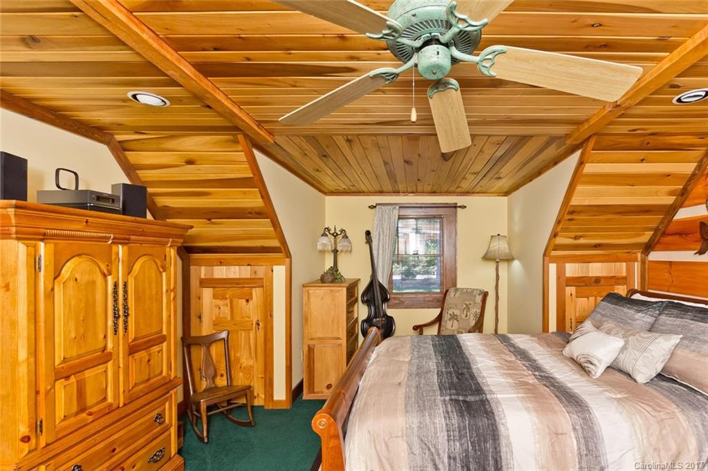 33 Pete Luther Road Candler NC 28715