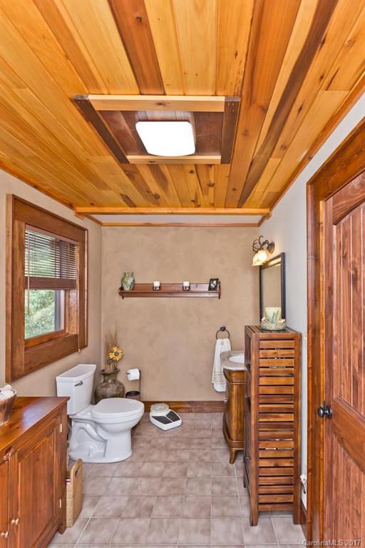 33 Pete Luther Road Candler NC 28715