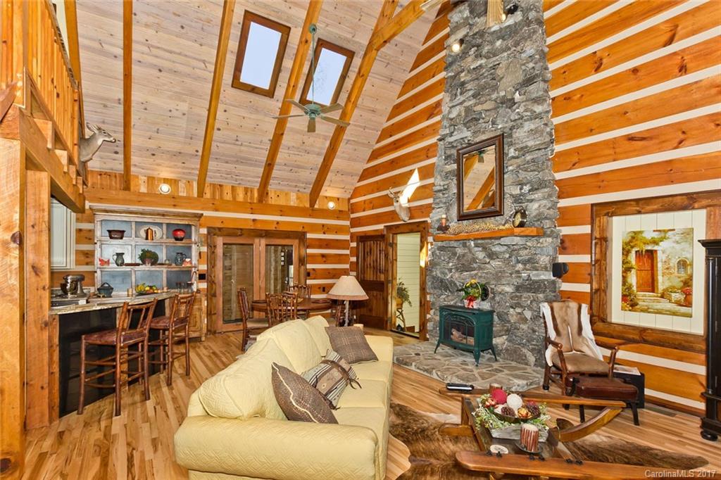 33 Pete Luther Road Candler NC 28715