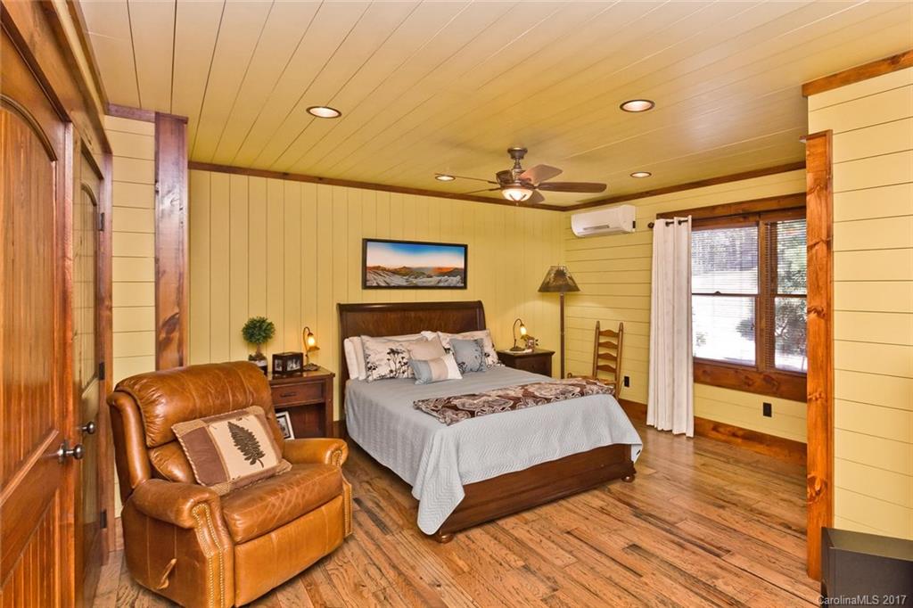 33 Pete Luther Road Candler NC 28715