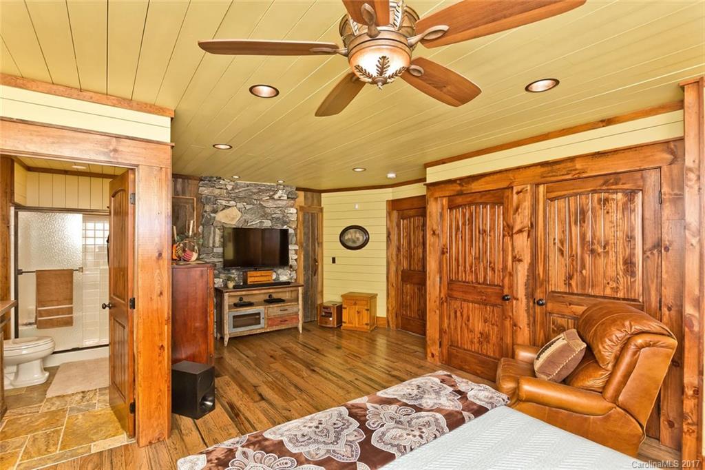 33 Pete Luther Road Candler NC 28715
