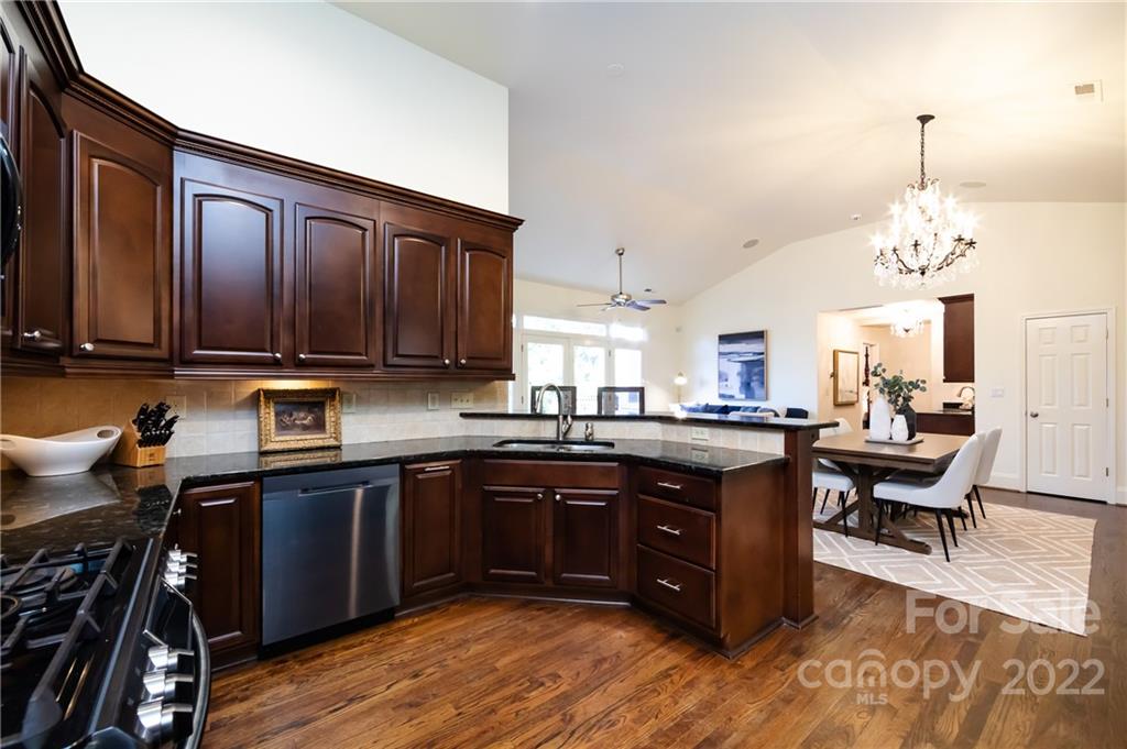 1236 Chandler Place Charlotte NC 28211