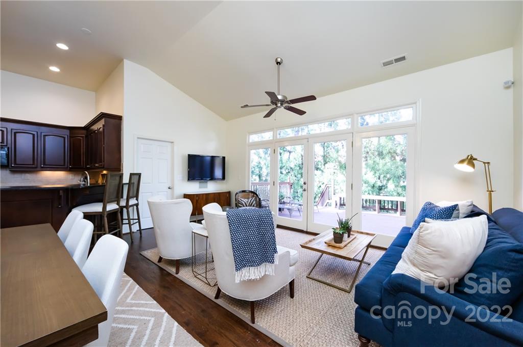 1236 Chandler Place Charlotte NC 28211