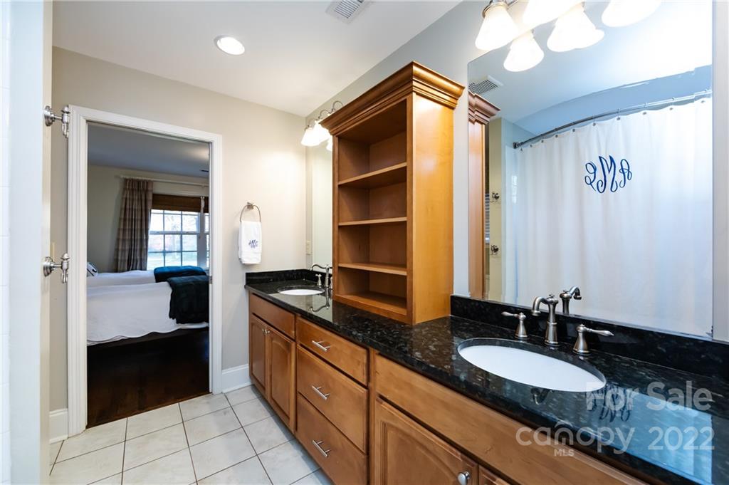1236 Chandler Place Charlotte NC 28211